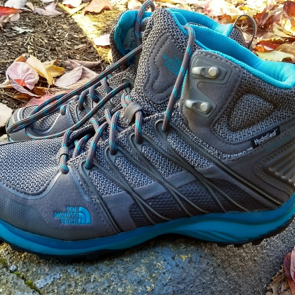 Woman's North Face Hiking Shoes